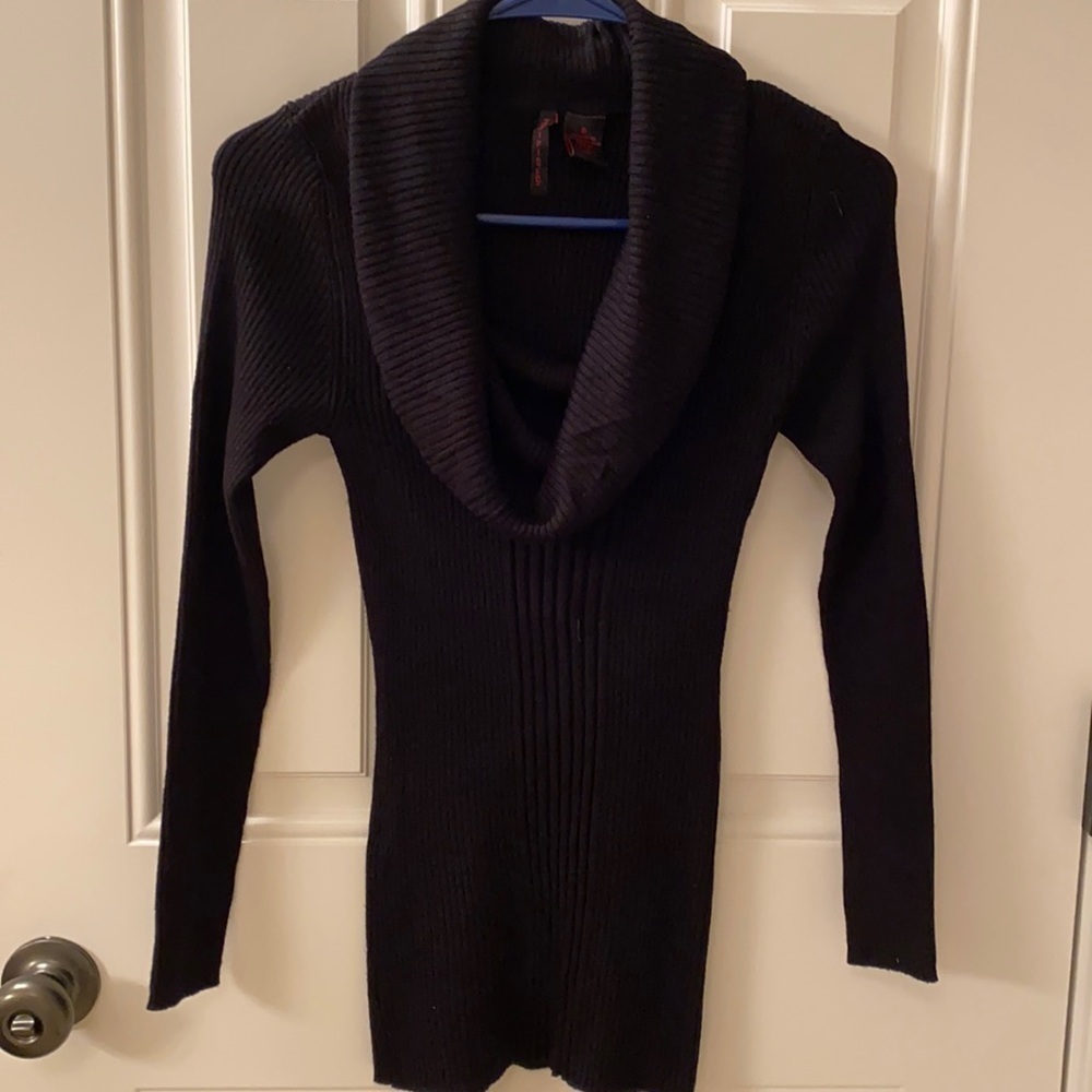 Black pull over rib knit top